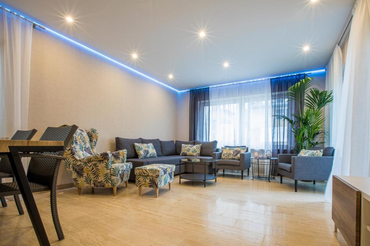 Modernes Apartment In Zentrumsnaehe Mit Eigenem Stellplatz Baden-Baden Kültér fotó