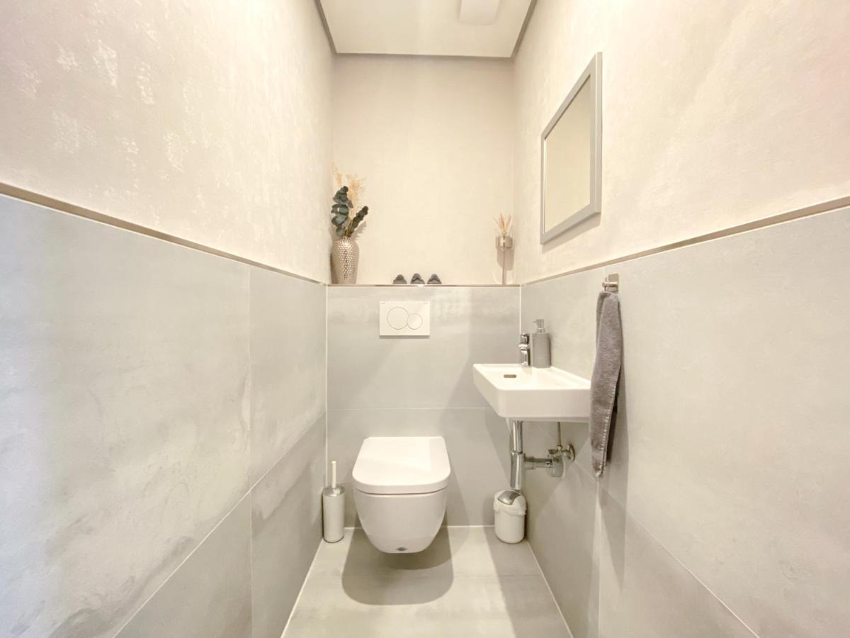 Modernes Apartment In Zentrumsnaehe Mit Eigenem Stellplatz Baden-Baden Kültér fotó