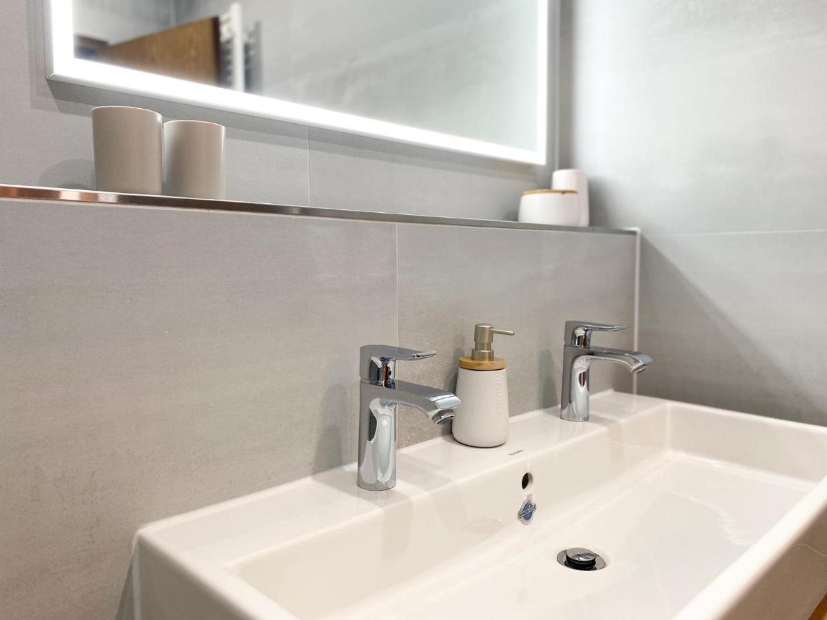 Modernes Apartment In Zentrumsnaehe Mit Eigenem Stellplatz Baden-Baden Kültér fotó