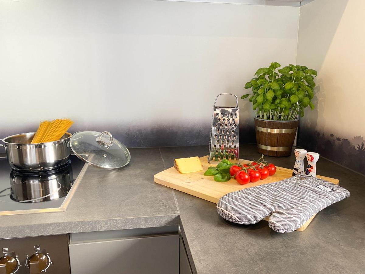 Modernes Apartment In Zentrumsnaehe Mit Eigenem Stellplatz Baden-Baden Kültér fotó