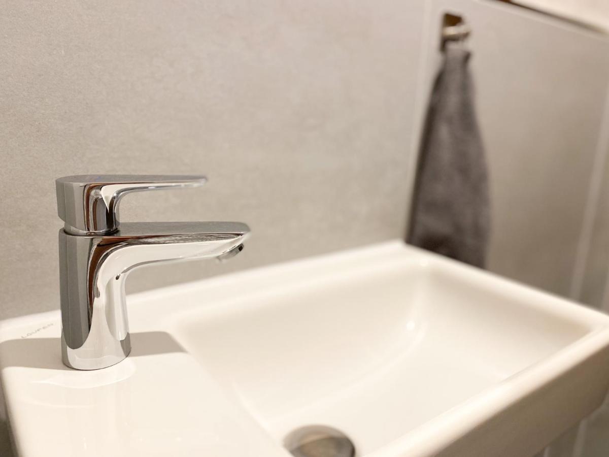 Modernes Apartment In Zentrumsnaehe Mit Eigenem Stellplatz Baden-Baden Kültér fotó